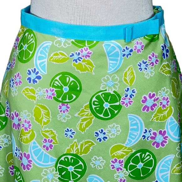 Lilly Pulitzer A-Line Skirt With Citrus Fruit Pattern & Side Zip Size 4 - Picture 2 of 10